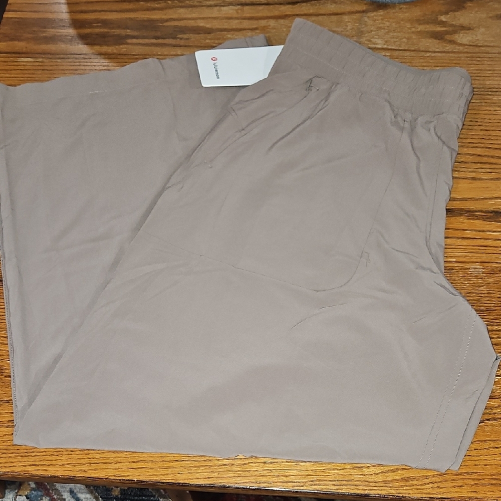 Wide-Leg Mid-Rise Pants - Picture 7 of 14